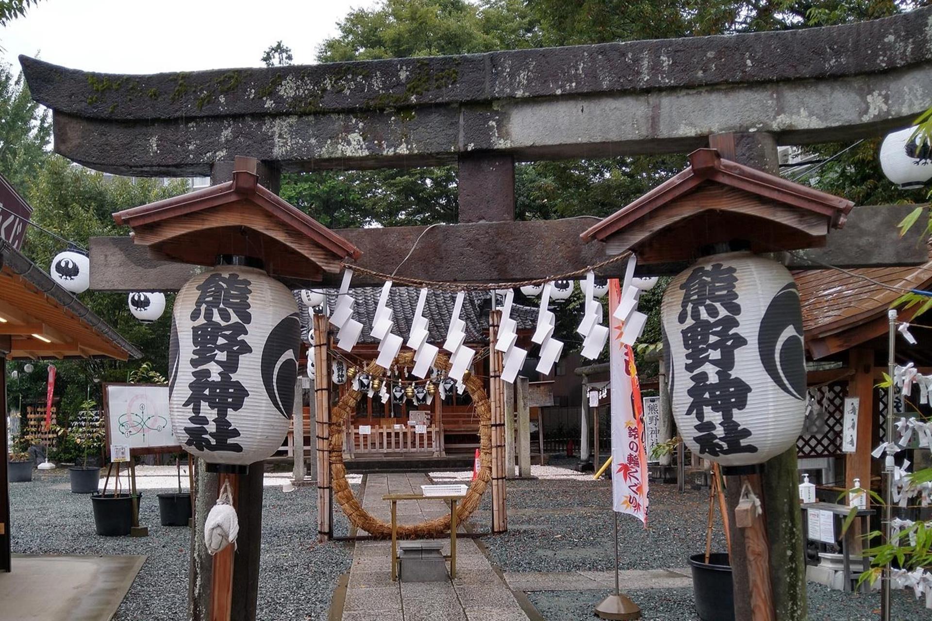 傘を片手に、雨の日の川越神社めぐり散歩